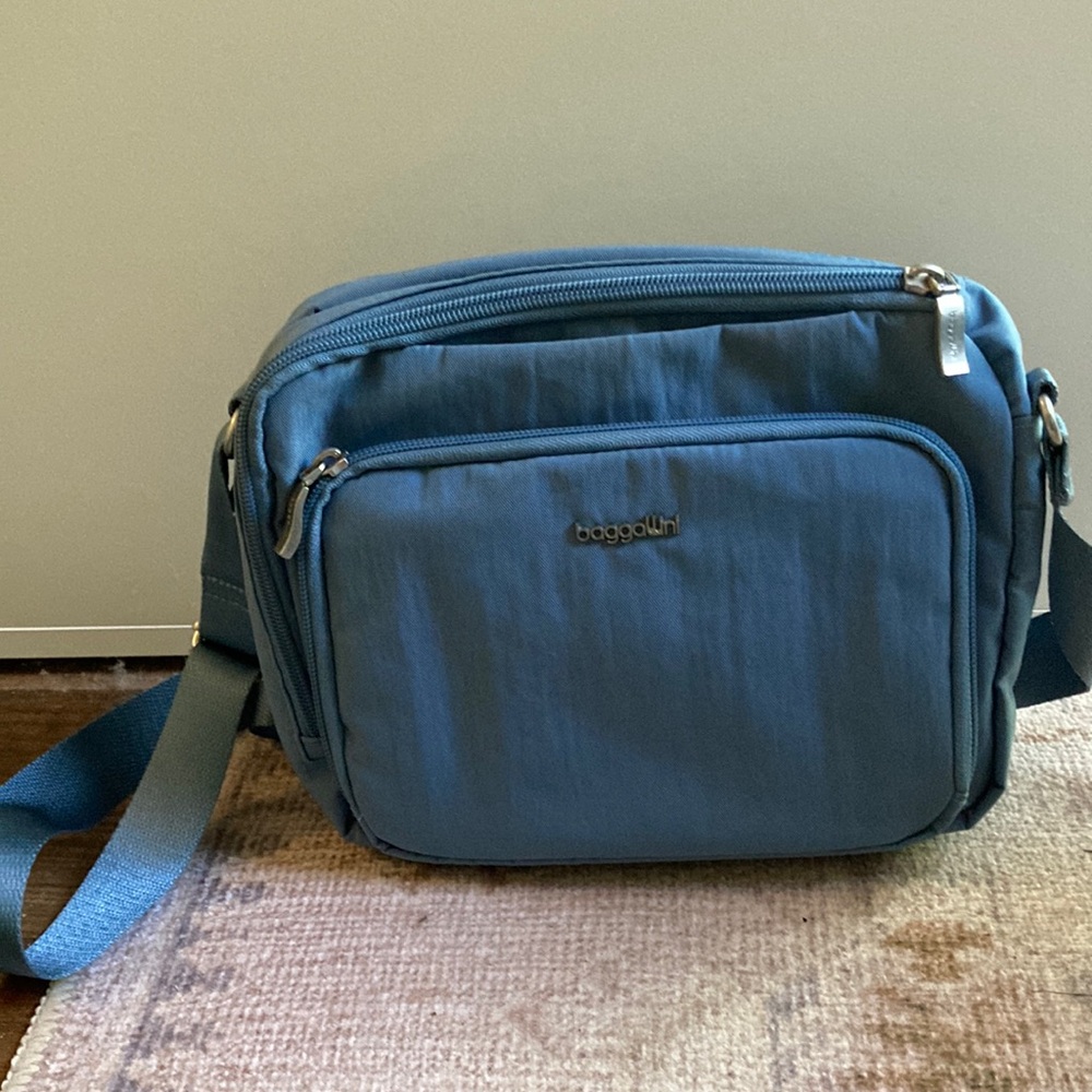 Baggallini Modern Camera Bag